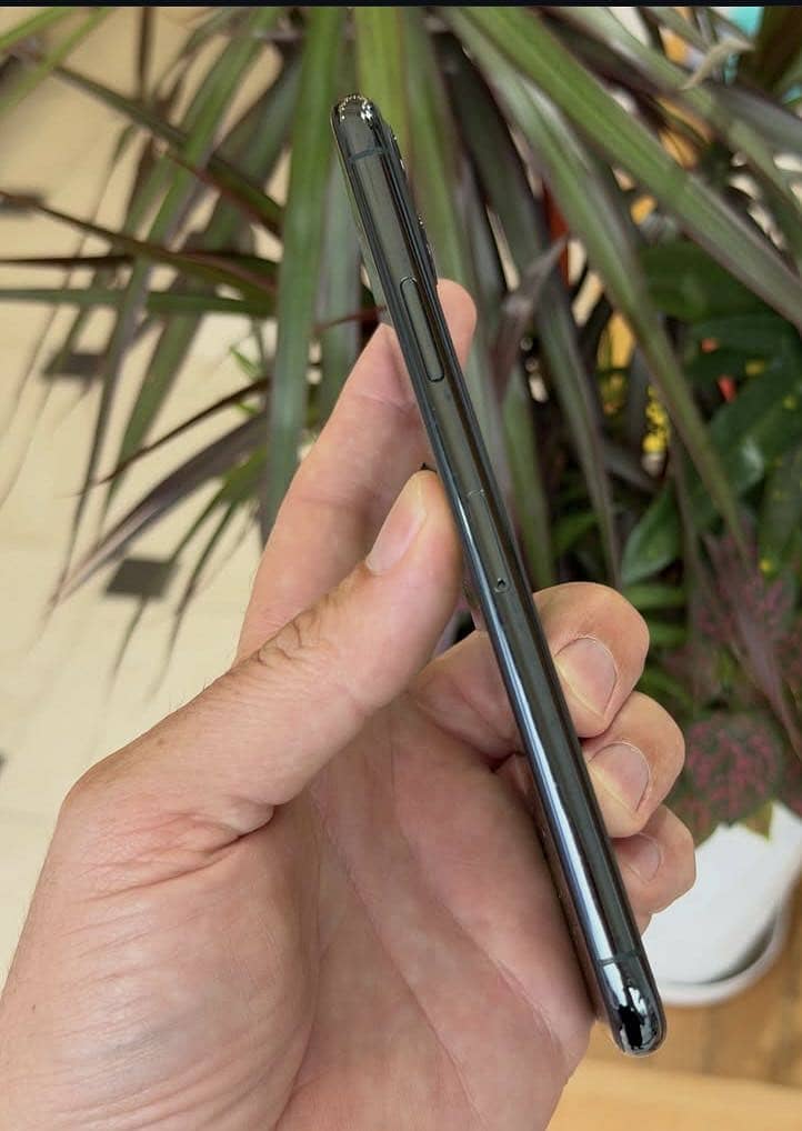 iphone 11 pro 4