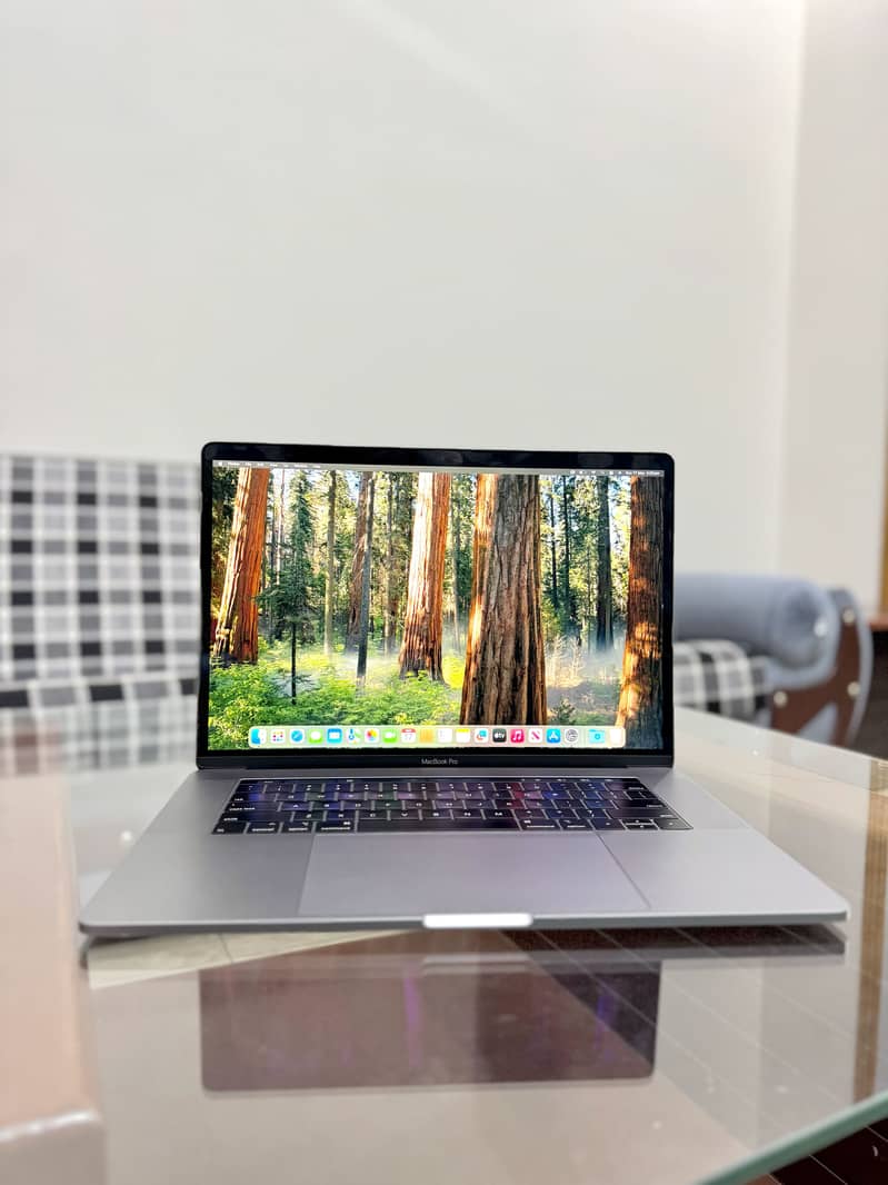MacBook Pro 2018-i9  32/1 Tb 5