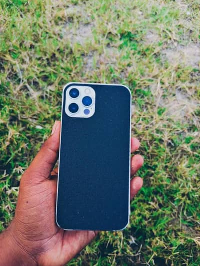 Urgent Sale Iphone 12pro PTA Approved Back Crack battery 84