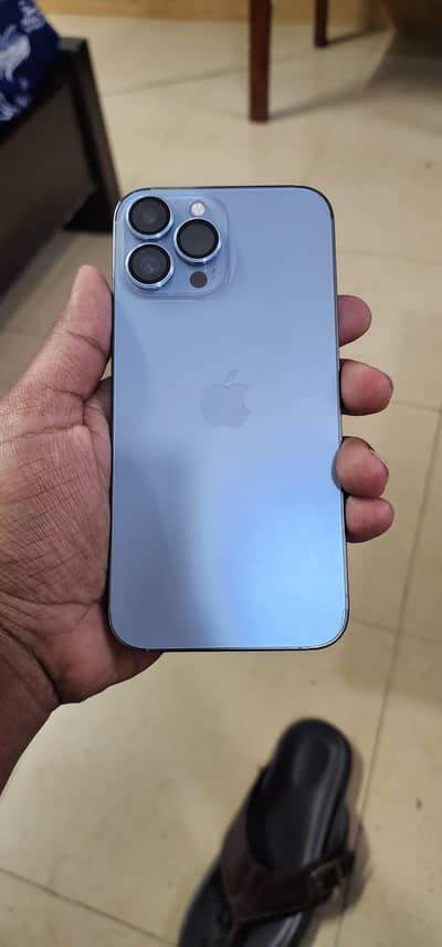 I phone 13 pro max factor unlocked  128gb