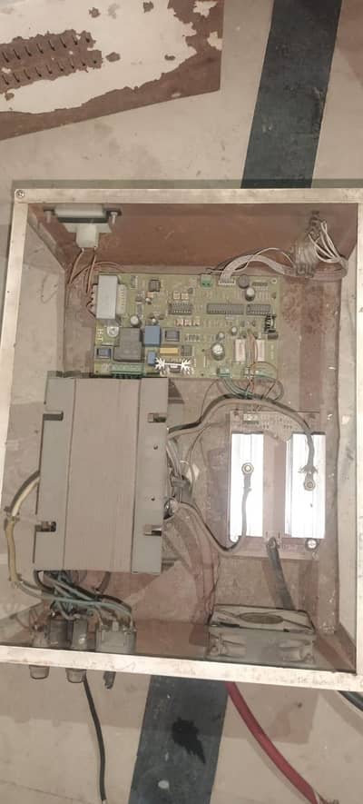 UPS 850w