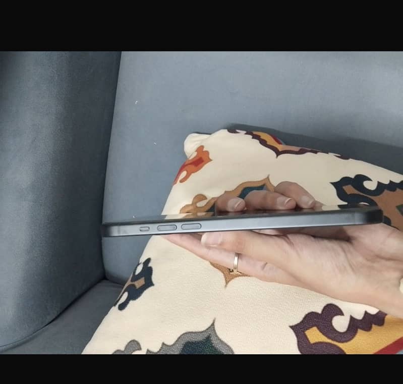 Apple iPhone 15 plus 3