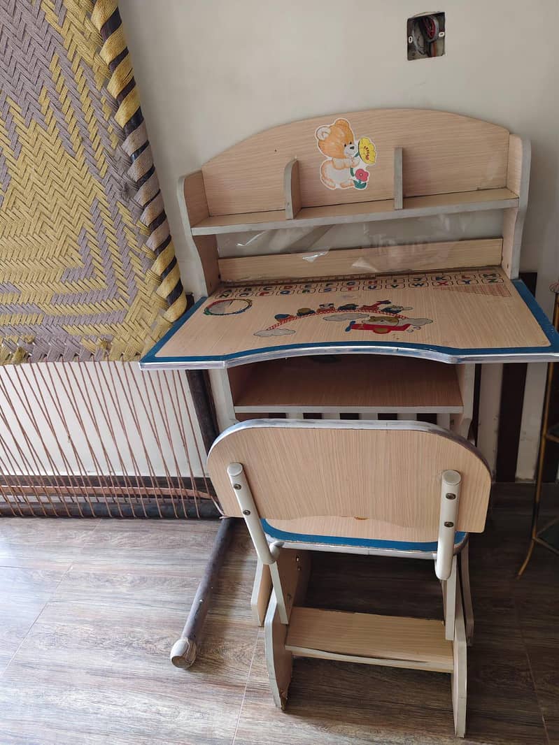 perfect Study table 0