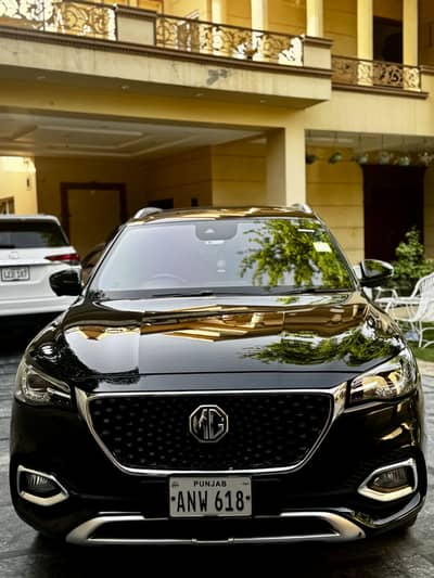 MG HS Trophy Full Optional 2023