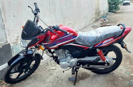 Honda CB125f Brand New condition