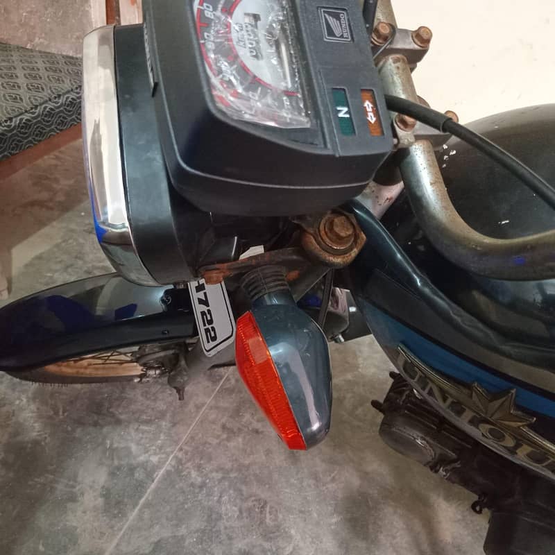 unique cd 70 9