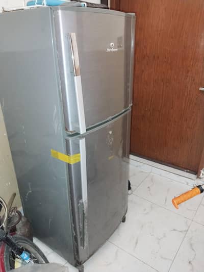 Dawlance medium fridge a plus condition