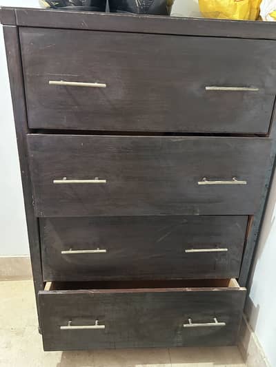 Carlton chest of drawers