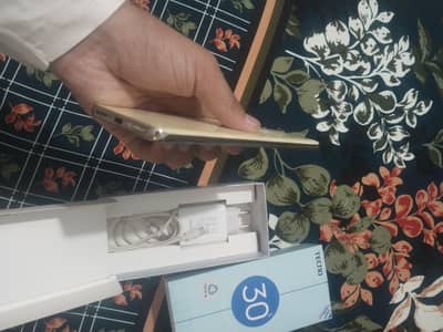 Tecno CAMON 30S