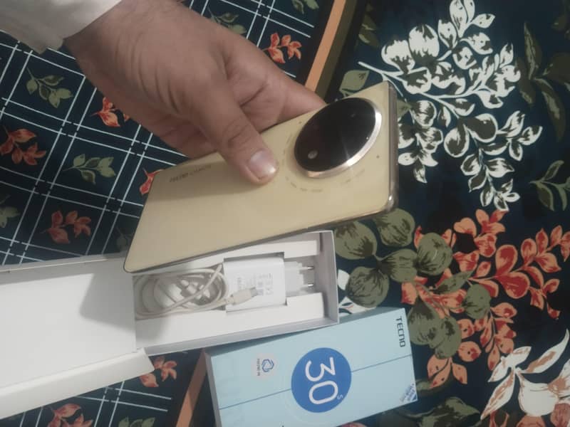 Tecno CAMON 30S 3