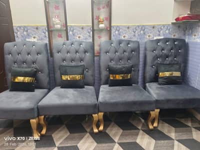 4 chairs use