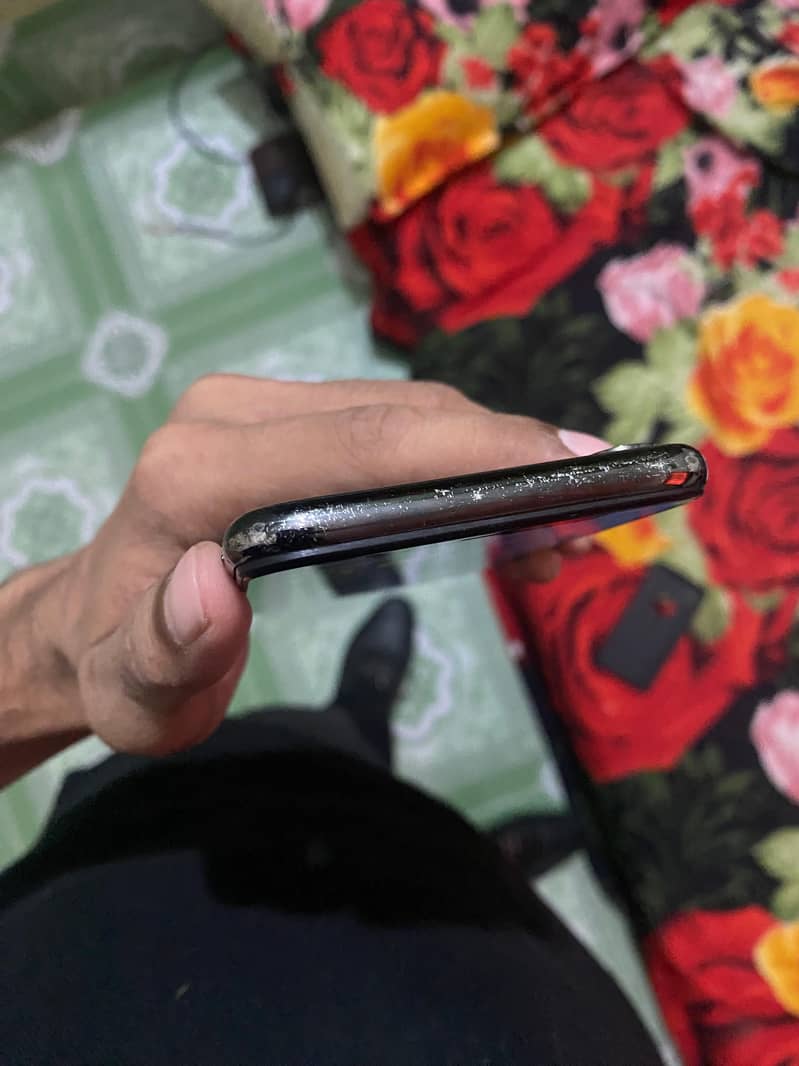Apple iPhone X 5