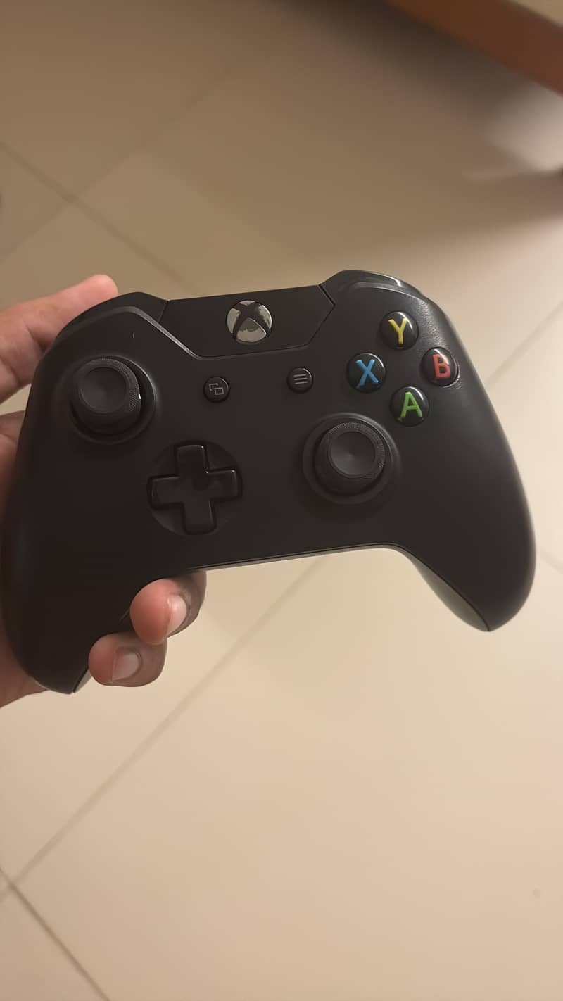 Xbox 1 controller—original 5