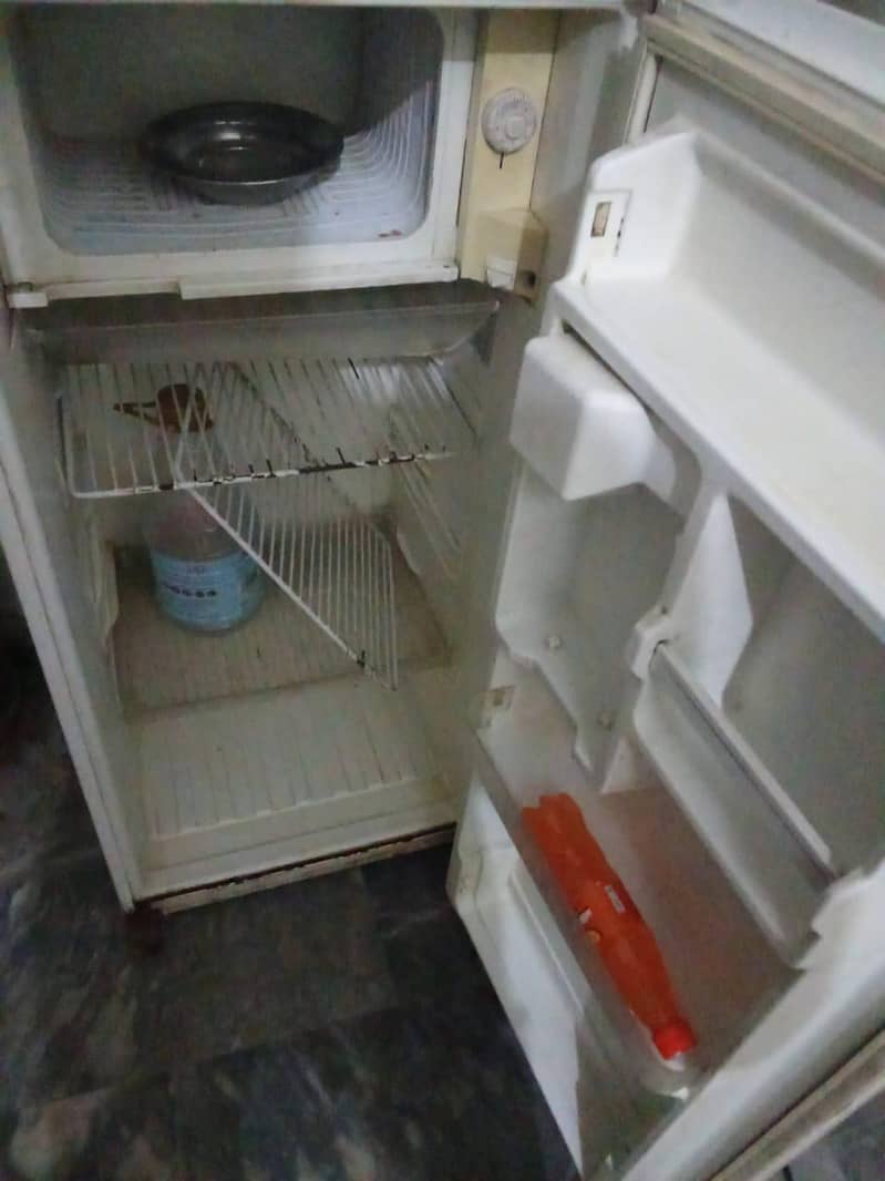 mini fridge 1