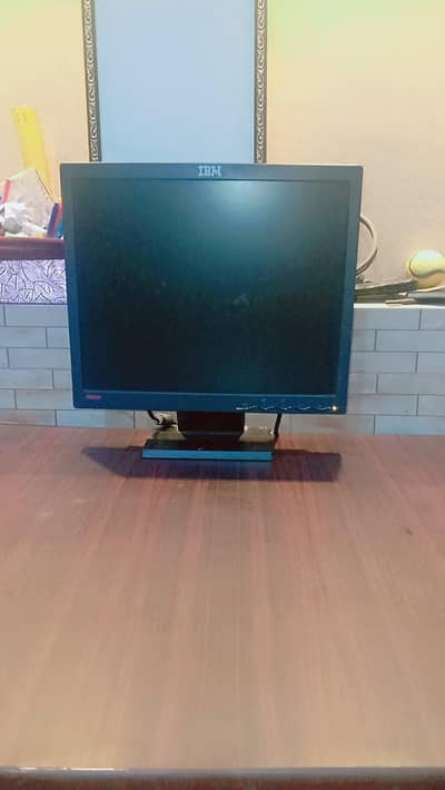 Used PC Setup with CPU & Computer Table for Sale