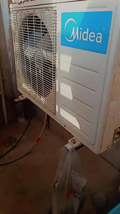 1.5 Ton AC for Sale - Midea