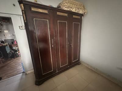 3 door cupboard
