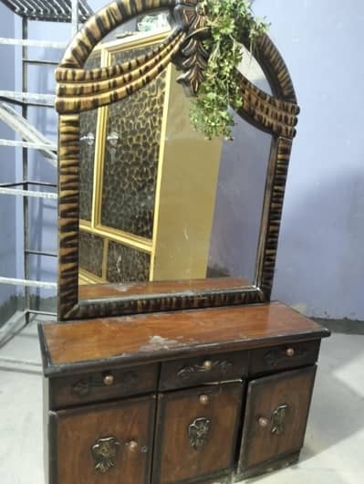 Dressing table and side tables for Sale