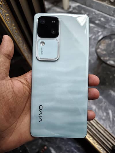 Vivo v30 just box open 10/10 lush one year warranty