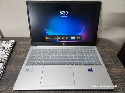 HP 15 laptop AI 2025 Core Ultra 5 225U / 16GB DDR5 / 256gb nvme
