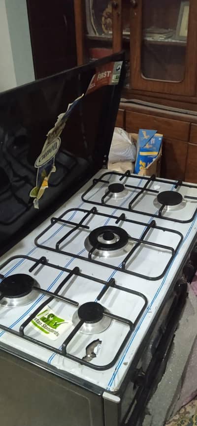 brand new baking oven with 5 stoves for sale