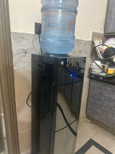 PEL DISPENSERS JUST LIKE NEW