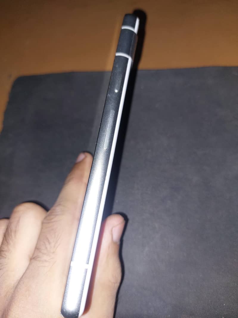 Google pixel 7a 3