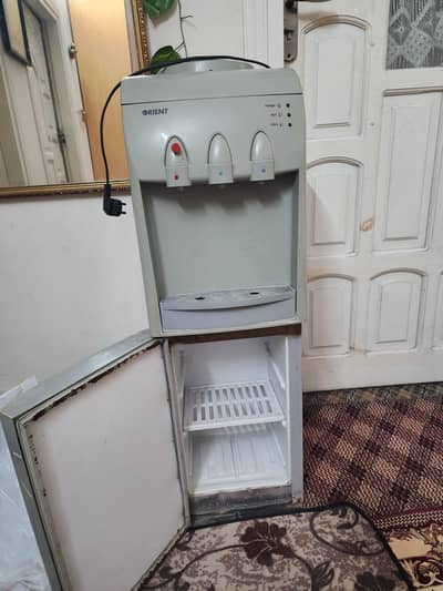 ORIENT water despenser