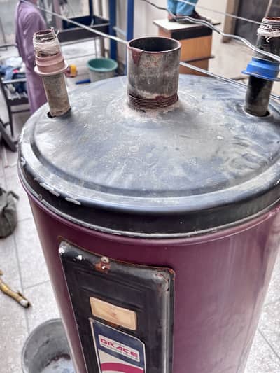 Grace gas geyser in good condition