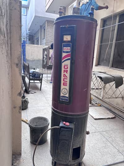 Grace Imported gas geyser in good condition