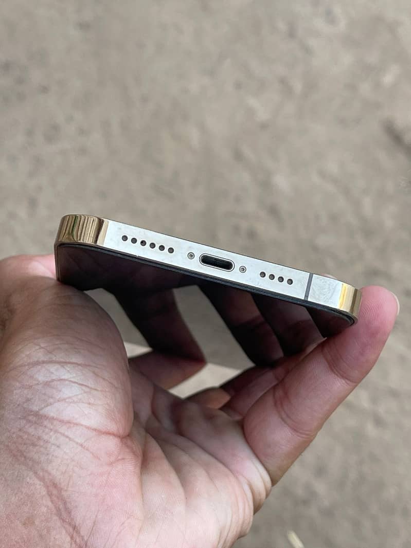 IPhone 12pro max 3