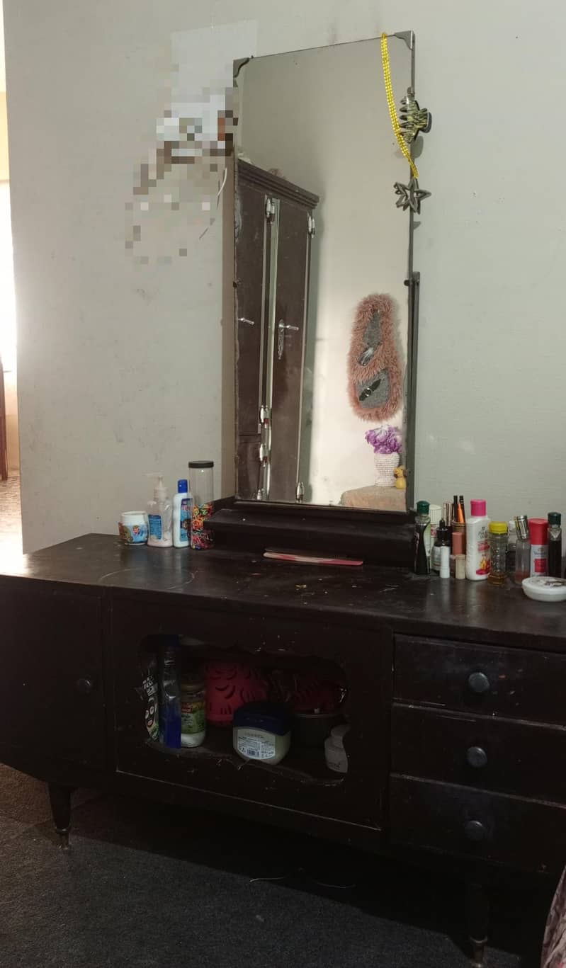 Dressing table 1