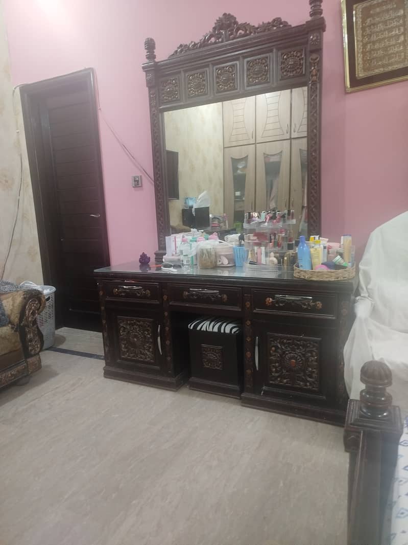 Solid wooden bed and dressing table 1