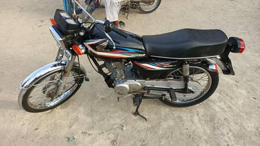 Honda 125 Karachi number 2015 model for sale.