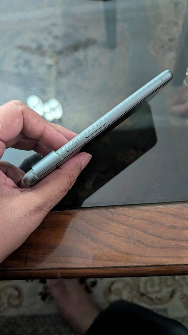 Google Pixel 8 5