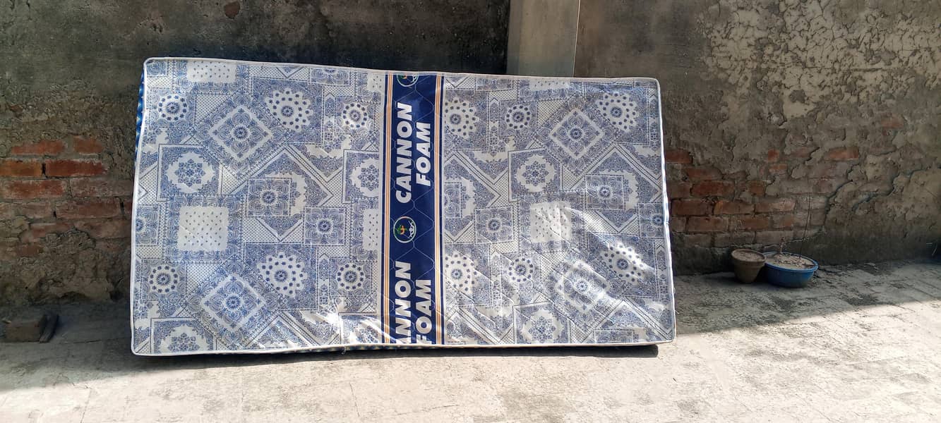 single bed with molty form 4