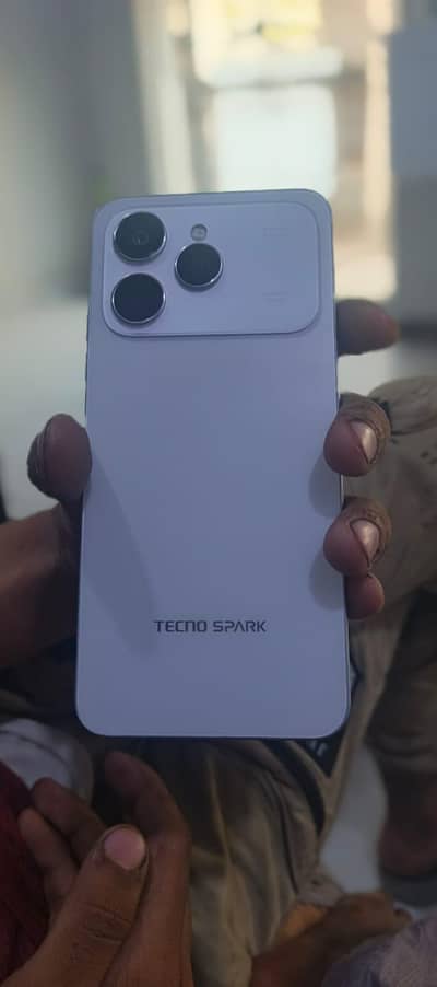 Tecno spark 40
