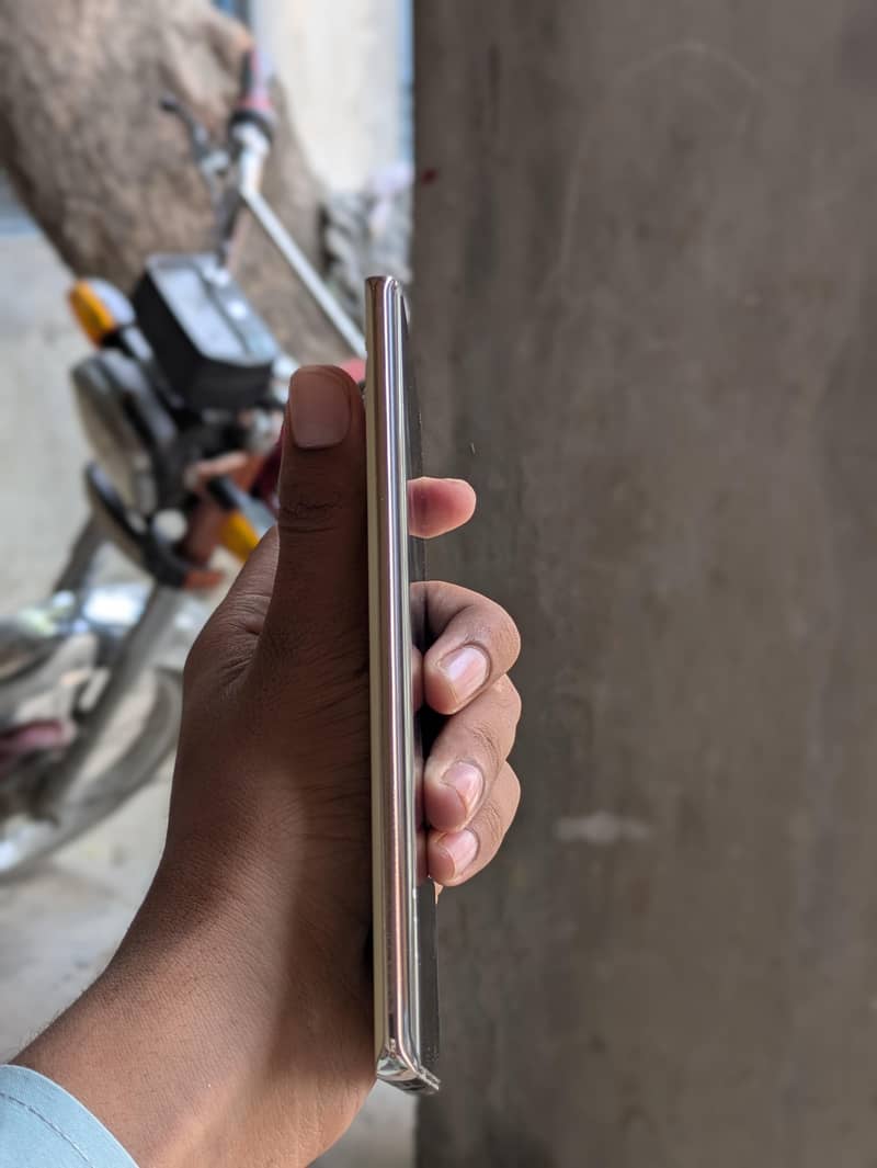 Tecno common 30s 5