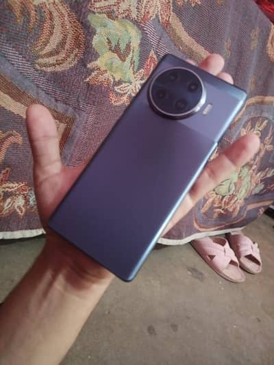 TECNO Spark 20 pro +