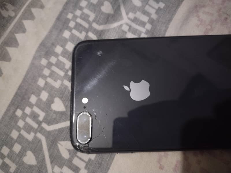 Apple iPhone 8 Plus 0