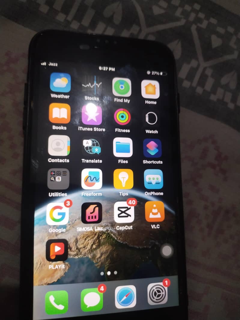 Apple iPhone 8 Plus 1
