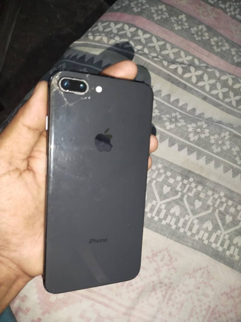 Apple iPhone 8 Plus 9