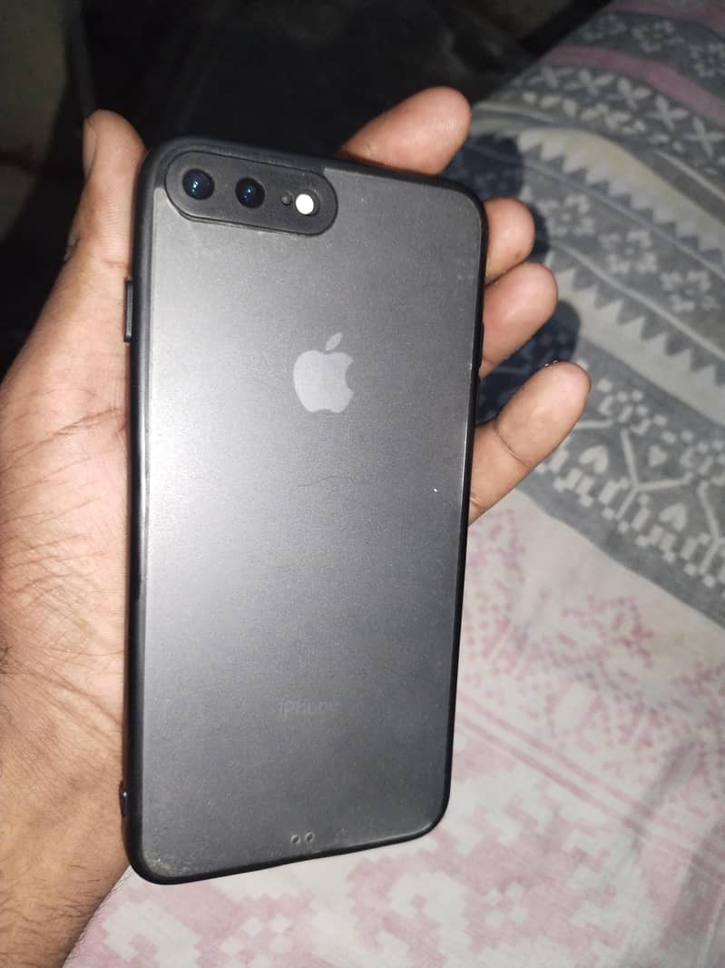 Apple iPhone 8 Plus 11