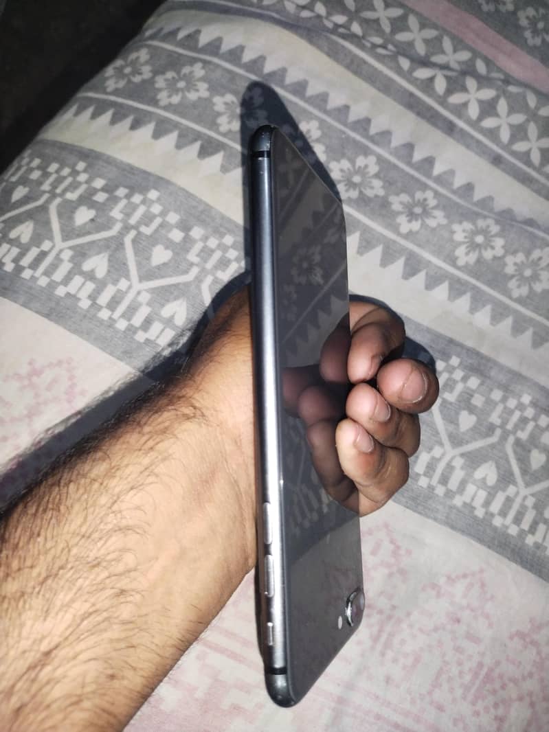 Apple iPhone 8 Plus 12