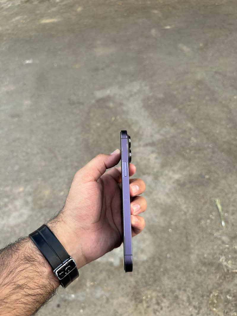 iPhone 14 pro max 2