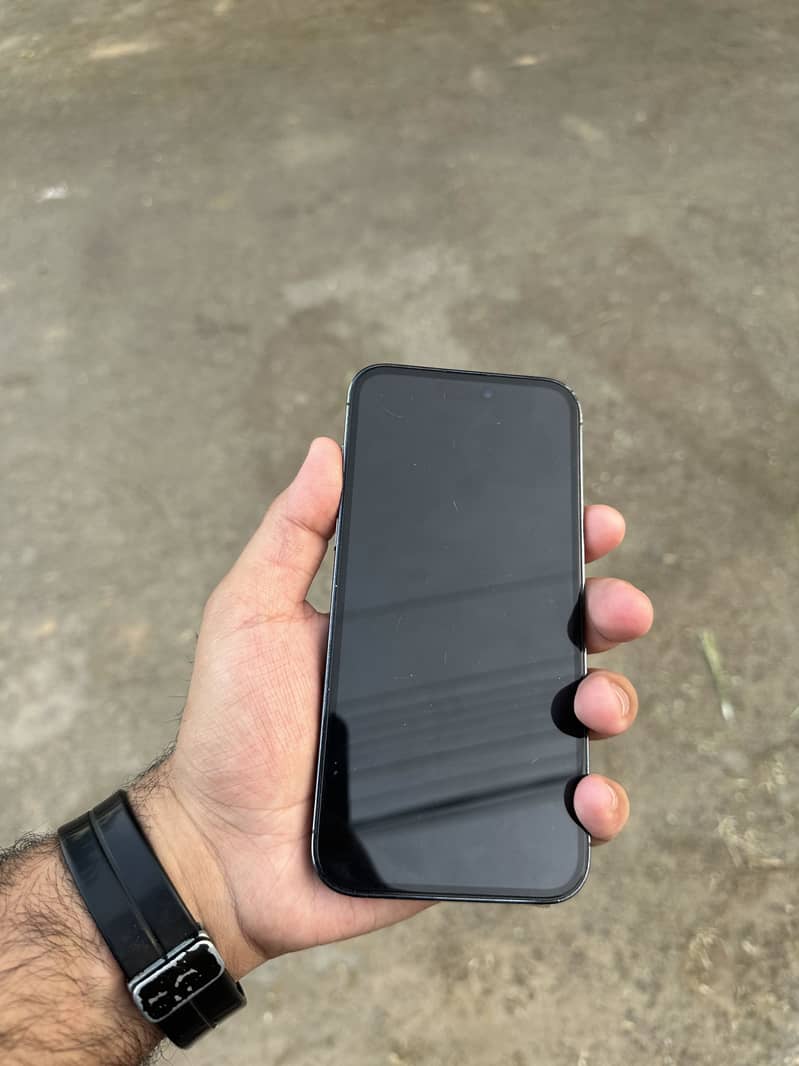 iPhone 14 pro max 3