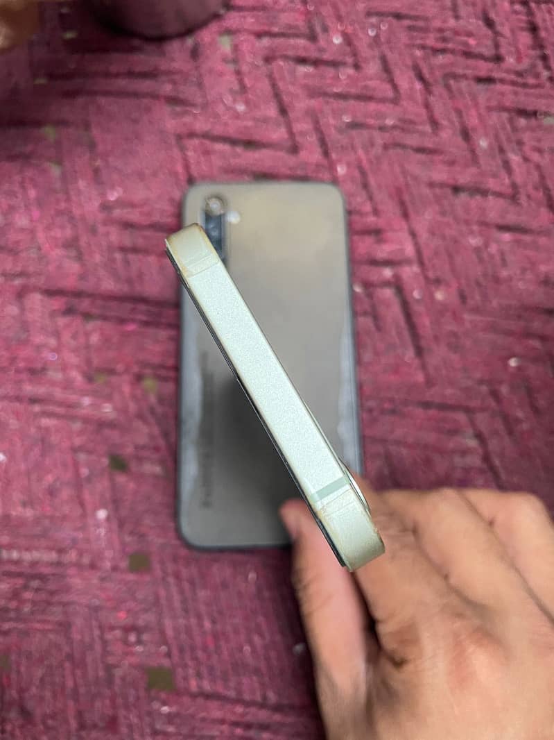 Apple iPhone 12 3
