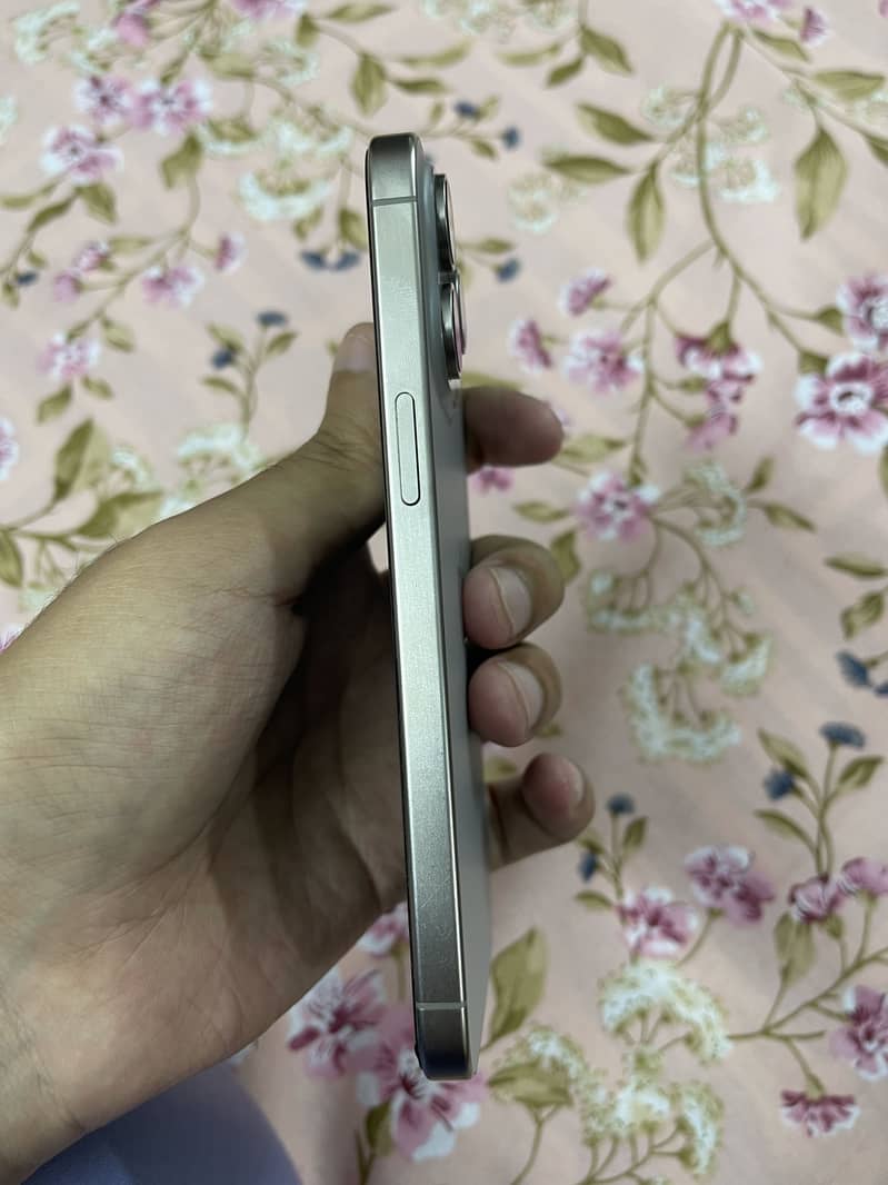 Iphone 15 pro max 3