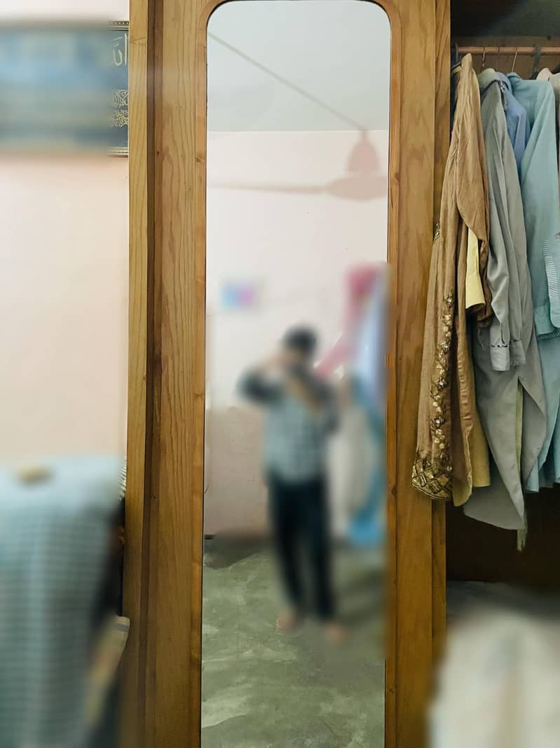 wardrobe 0