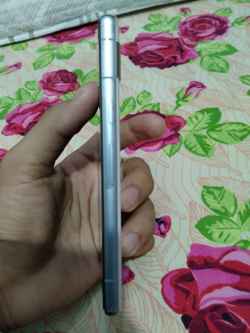 Google Pixel 7a 5